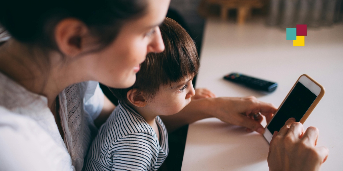 Gestion usage téléphone impact des écrans portrait d'une spécialiste clinique mana intervention cellulaire ordinateur utilisation écrans enfants